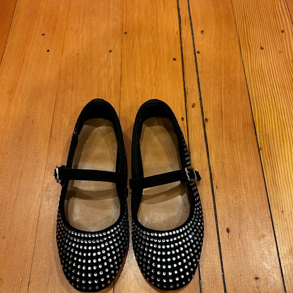 DV toddler girls sparkle and black Maryjane’s